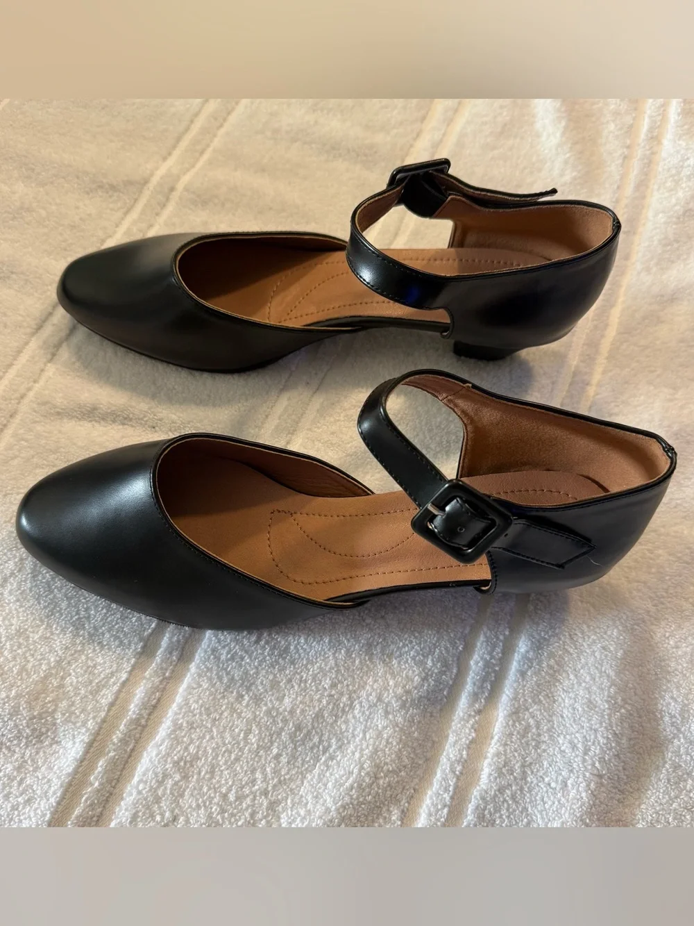 Enelauge Black Closed Toe Chunky Mary Jane Heels Size 11